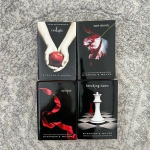 Twilight Saga Set - like new condition